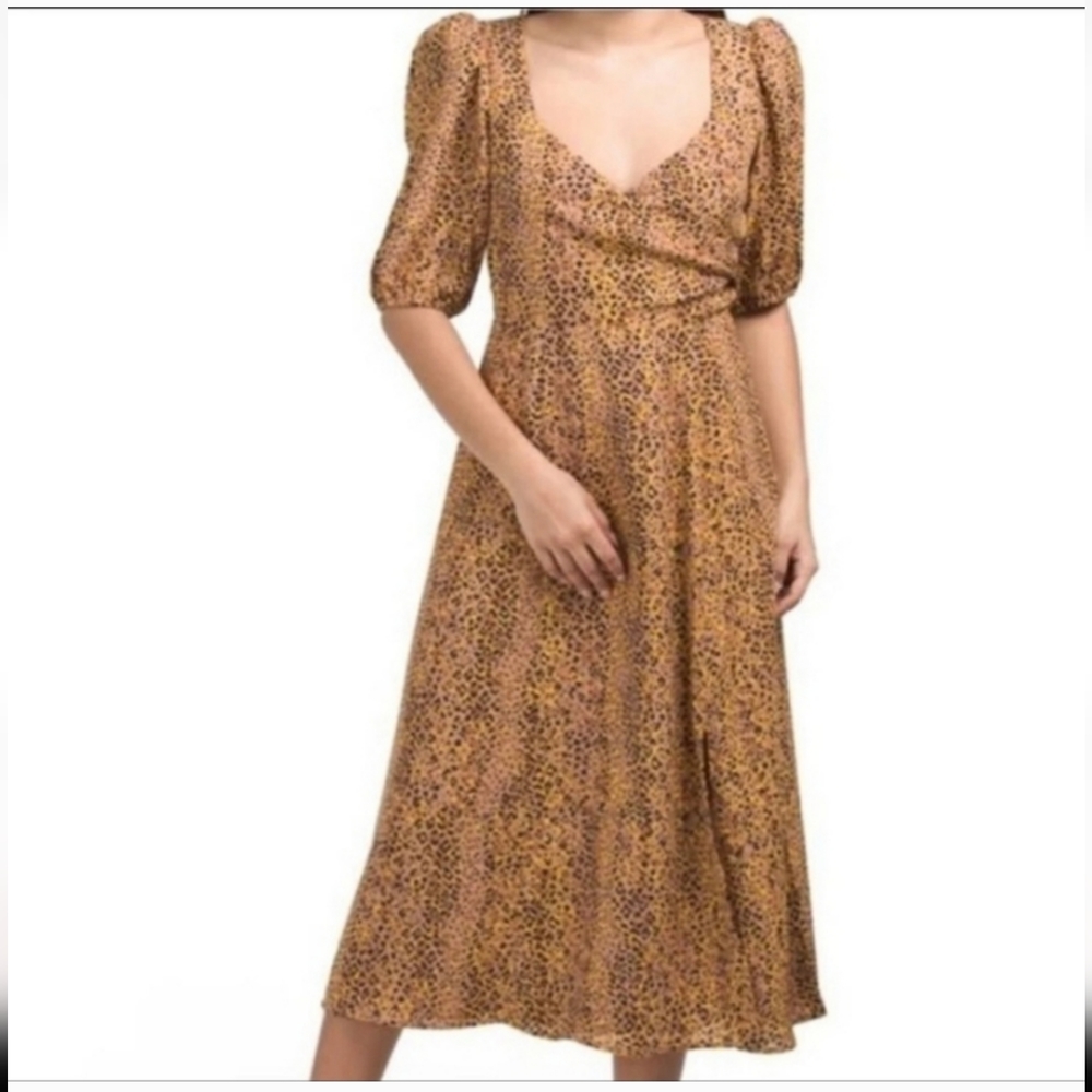 Wayf Midi Dress Size Medium